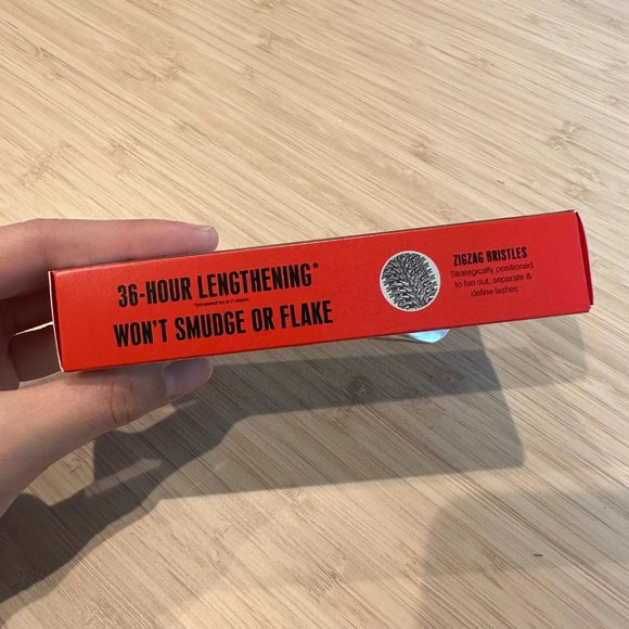 Benefit They're Real! Magnet Extreme Lengthening Mascara (NEW) - Picture 2 of 4